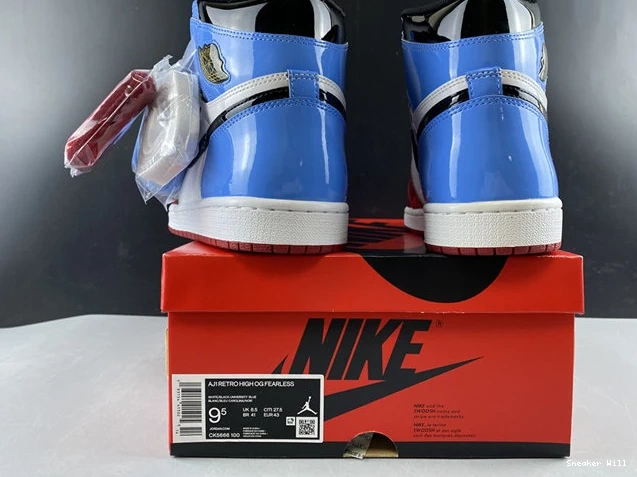 Chicago ModernLook Fearless CK5666-100 518 UNC Jordan1 0522